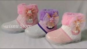 Sepatu Boot Anak Perempuan Terbaru: Desain Fashion & Lampu LED