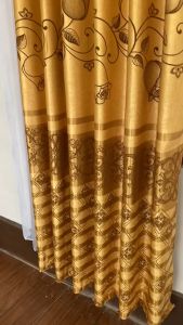 gorden jendela panjang 250cm motif batik merak black silver bahan blackout beludru super tebal kamar