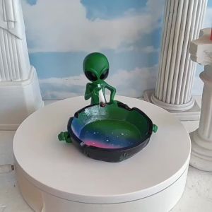 Allen Decoration Tabletop Ashtray Resin Hiphop Container Retro Vintage Home Office Bar Ornament Crafts Man Smoking Accessories