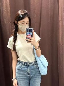 Áo Thun Cotton Tay Ngắn Màu Trắng Xám Cho Nữ Mùa Xuân Thiết Kế Mới Ôm Vừa Vặn Gợi Cảm Vai Áo Lót Cổ Tròn Màu Trơn