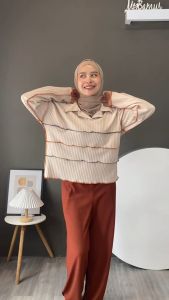 {\n \"article\": \" Mybamus Yuna Playfull Knit Tops: Pilihan Gaya Kasual yang Fashionable & Nyaman