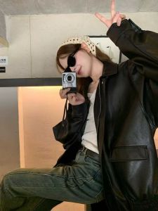 แจ็คเก็ตหนังสั้นทรงหลวมสไตล์ย้อนยุคสไตล์อเมริกันสำหรับผู้หญิง แจ็คเก็ตมอเตอร์ไซค์สีดำ แจ็คเก็ตหนัง PU สำหรับผู้หญิงไซส์เล็ก