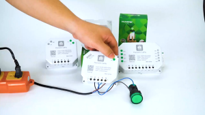 Công Tắc Thông Minh Wifi Hunonic Lahu 4 Kênh - 500W/kênh điều khiển mọi thiết bị từ xa qua điện thoại