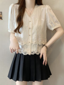 AIYITI | Lace V-Neck Slim Fit T-Shirt