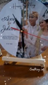Jam Dinding Custom Cocok untuk Kado Ulang Tahun, Pernikahan, Wisuda, dan Anniversary dengan Papan MDF Bulat Tebal 6mm Glossy - Ukuran 20x20cm