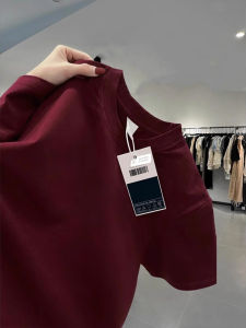 เสื้อยืดผู้ชายเฮฟวี่เวทสีไวน์แดง ฤดูร้อน สามเข็มบริสุทธิ์ ผ้าฝ้าย แขนสั้นความรู้สึกสูงเมเปิ้ลสีแดงขนาดเล็ก ปกเสื้อ ครึ่งแขน