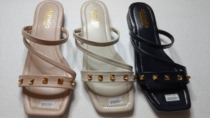 Diatello Sandal Wanita Variasi Duri Terbaru/Sandal Wanita Silang Kokop Variasi Duri