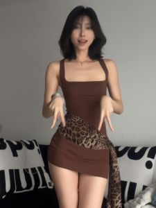 Váy Ngắn Hở Lưng Họa Tiết Da Báo Ôm Vừa Vặn Mùa Hè Mới Cho Nữ Váy Công Sở Phong Cách Hàn Quốc Cạp Cao Không Tay