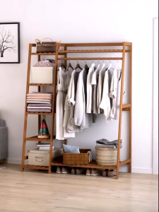 ราวแขวนผ้าไม้ ราวแขวนเสื้อผ้า ราวแขวนผ้า ราวแขวนผ้าพร้อมชั้นวาง พร้อมชั้นวางของและตะขอแขวนเสื้อแขวนหมวก สามารถประกอบเองได้ง่ายๆ