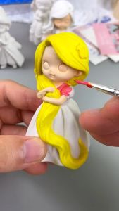 Tô tượng thạch cao Hot Trend 3D. 6 mẫu công chúa disney size trung 8 - 10cm .tặng 12 màu kèm cọ tô.