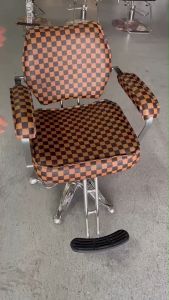 เก้าอี้เสริมสวย   เก้าอี้บาร์เบอร์ เก้าอี้ตัดผม  เก้าอี้ทำผม เก้าอี้ช่าง  รุ่นเก้าอี้ไท   เก้าอี้ไฮดรอลิค  โรงงานมาเองรับประกันสินค้าทุกชิ้น   เลือกรุ่นเลือกสีทักแชท