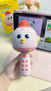 ไมค์โครโฟนเด็ก ไมโครโฟนไร้สาย เปลี่ยนเสียงได้ เชื่อมต่อบลูทูธได้ พร้อมลำโพงในตัว ไมโครโฟนของเล่น