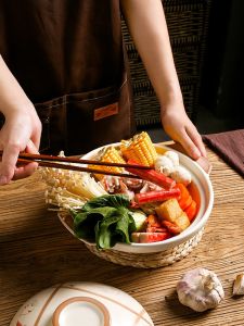 White Ceramic Old Style Small Clay Pot Stove Top Rice Cooker Home Use Commercial Size Gas Stove Cooking Utensil for One Person