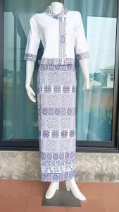 ชุดผ้าฝ้ายคอกลมแต่งเทป พื้นเมืองผู้หญิง ชุดคอปินรุ่นแต่งเทป