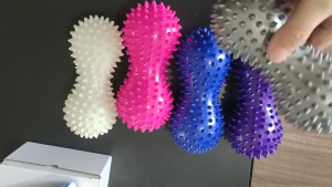 JACAUY Muscle Relax Peanut Spiky Ball PVC Trigger Point Massage Tool Poratble Hand Yoga Ball