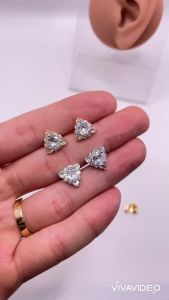 Bông tai titan đính đá Khuyên tai đính đá hình tam giác sang trọng bằng titan không phai màu trangsucmoiluatuoi.RIN