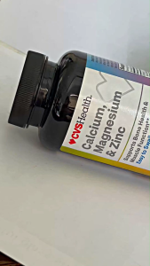 Bổ sung dinh dưỡng CVS Health Calcium Magnesium & Zinc 100 tablets cho x.ư.ơ.n.g k.h.ớ.p răng và c.ơ b.ắ.p của Mỹ