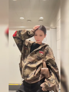 [Summer American hooded coats camouflage]เสื้อโค้ทกีฬาแขนยาวลายพรางปักตัวเลขสไตล์อเมริกันย้อนยุคสำหรับผู้หญิง