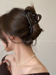 Elegant Matte Black Heart Shaped Hair Clip for Women High End Shark Bite Style Hair Accessories  out New Model