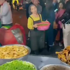 食尚螺螺蛳粉柳州正宗螺狮粉水煮冲泡广西正宗螺丝粉直播孙姐包邮【妈妈做出来的味道】Shishang snail Luosifen Liuzhou authentic snail powder boiled and brewed Guangxi authentic screw powder live broadcast Sun Jie Bao You [taste made by mother]