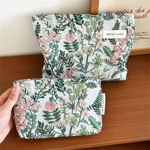 Retro Floral Makeup Bag Small Size Handheld Storage Bag Portable Large Capacity Inner Bag Student Pen Bag Polyester Material