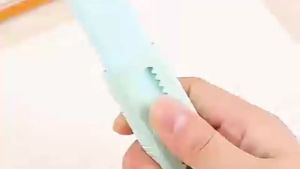 M&G Sliding Retractable Eraser Pen AXPQ4271 With ~ PER PC
