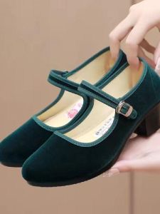 Green Square Dance Shoes Soft Bottom Womens Traditional Beijing Cloth Shoes for Hotel Work And Ceremonies Spring 2024