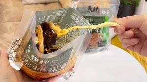 Pocket salad salad fast food spicy red oil dip in lotus root chengdu snacks potherb pickles