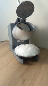 Mesin Es Serut Ice Crusher Alat Serut Es Penghancur Es Batu Dengan 2 Mata Pisau Daya 500 Watt