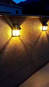 Đèn Treo Tường Bằng Năng Lượng Mặt Trời Chống Thấm Nước Trang Trí Sân Vườn Cảm Biến Chuyển Động-HAUSE