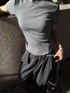 Slim Fit Short Sleeve T-Shirt Womens Solid Color round Neck Casual Style Base Layer Shirt Moisture Wicking Cotton Polyester