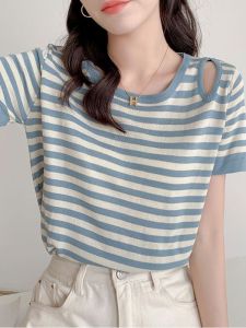 เสื้อยืดไหมน้ำแข็งถักบางลายทางสำหรับผู้หญิง แขนสั้น หลวม แขนกุด ฤดูร้อน 2025 แฟชั่นใหม่ เสื้อผ้าทำงานสไตล์เกาหลี