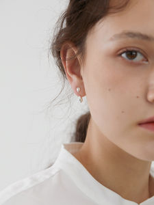 Minimalist Metal Waterdrop Earrings: A Stylish & Elegant Accessory