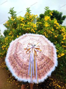 ร่มรับปริญญา / ร่มใสติดซอง ใส่ธนบัตรชนิด20-1000บาท ได้100ใบ พร้อมขนมิ้งสีขาวติดรอบชายร่ม และริบบิ้น2ชั้น สีทอง+ขาว💛🤍