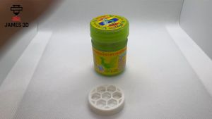 ตะแกรงกันร่วงยาดมหงส์ไทย ลายสี่เหลี่ยม ใช้คู่กับฝาเดิมได้ไม่ต้อซื้อฝาเพิ่มใส่ได้ทั้ง 2 ด้าน