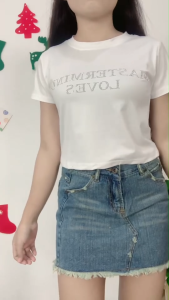 ชุดเซ็ต เสื้อครอปแขนสั้น+กระโปรงขาดเสริมความชิค