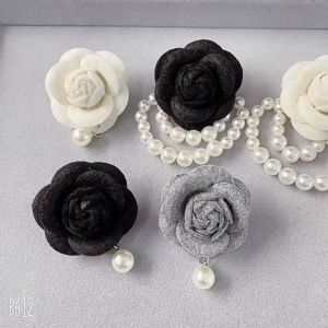 เข็มกลัด เข็มกลัดเสื้อ เข็มกลัดสวยๆๆๆ เข็มกลัดหน้าอก สีดำ สีขาว ไว้อาลัย หมุดติดเสื้อไว้ทุกข์ ลายดอกไม้ หรูหรา สวยหรู สําหรับผู้หญิง งานแต่งงาน งานเลี้ยง งานเลี้ยง เข็มกลัด เรียบง่าย Pin เครื่องประดับแฟชั่น สําหรับชุดแต่งงาน jennie