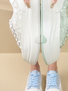 Grosir import jakarta Sepatu desslyn Free Boxes Sepatu Wanita Fashion Sneaker Model Terbaru Size (36-40)