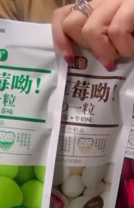 Dried Strawberry 60g (Matcha Chocolate/Chocolate/White Chocolate)