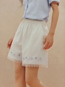 INMAN | Floral Lace High Waist Short Pants