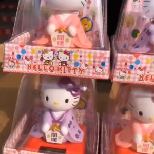 Pajangan Solar Hello Kitty Kimono Bobble Head Solar Goyang Hiasan Dashboard Mobil Hello Kitty Mug