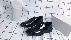 Mens Leather Shoes Pointed toe Casual Breathable Dress Leather Shoes Youth Business Shoes England Solid Color Breathable Low Top Shoes