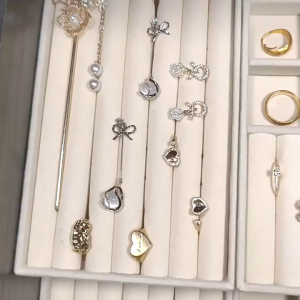 🇸🇬 Ready Stock Velvet Jewellery Box Single Layer Display Tray Rings Earrings Necklaces Jewellery Organiser Storage Case
