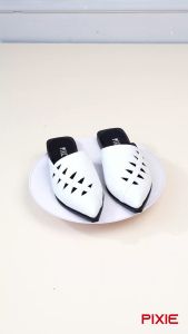 Dép Sục Mũi Nhọn Cắt Hoạ Tiết Hình Thoi Pixie H313