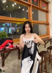 Áo khoác lửng nữ vải dù 2 lớp dày dặn phối hoạ tiết chữ siêu xịn mẫu mới phong cách trẻ trung sang trọng thời trang cao cấp