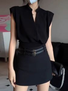 Fancy Elegant Black V-neck Sleeveless T-shirt Womens Summer New Arrival French Lightly Mature Silm Shoulder Short Tops