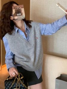 Tommy Hilfiger 25 New Autumn Winter Womens Vest American Retro Embroidered V-neck Knitwear Comfortable Cotton Wool Blend