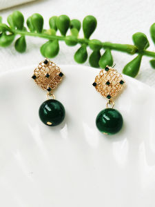 ต่างหูรูปนางฟ้าสีเขียวสไตล์จีนโบราณสำหรับผู้หญิง ต่างหูรูปกลมประดับหยกแบบหมุนได้ ชุดฮันเตอร์