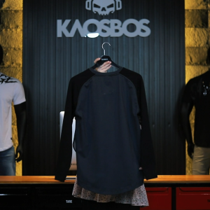 KAOSBOS.ID - Baju Kaos Distro Raglan Warna Cerah untuk Gaya Kasual Bahan Katun Tebal dingin
