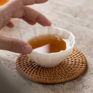 White Porcelain Petal Tea Cup Chinese Style Glass Teacup Minimalist Office Coffee Mug Personal Gongfu Tea Set Gift Idea